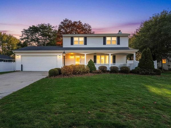 3901 DELAHAUT STREET, Green Bay, WI 54301