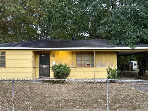 406 Dumas Ave., Hattiesburg, MS 39401