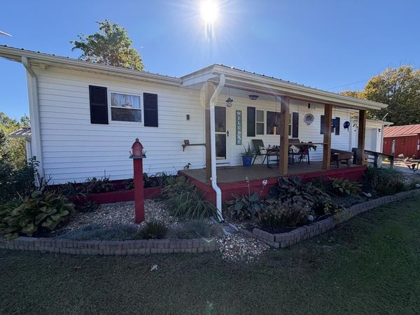 841 Yellow Cliff Rd, Jamestown, TN 38556