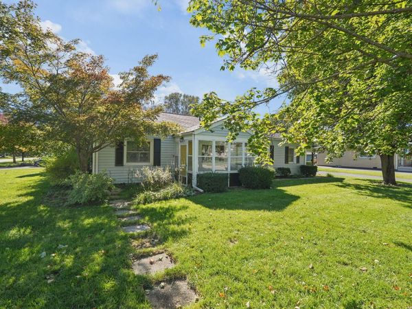 2227 Zollinger Road, Upper Arlington, OH 43221