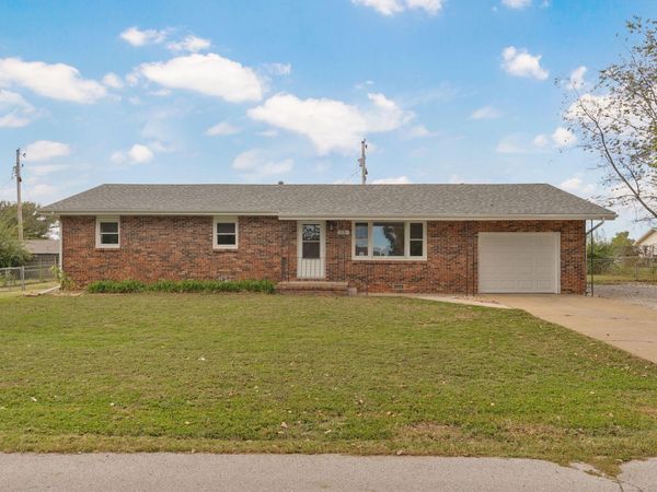 305 S Delaware Street , Nixa, MO 65714