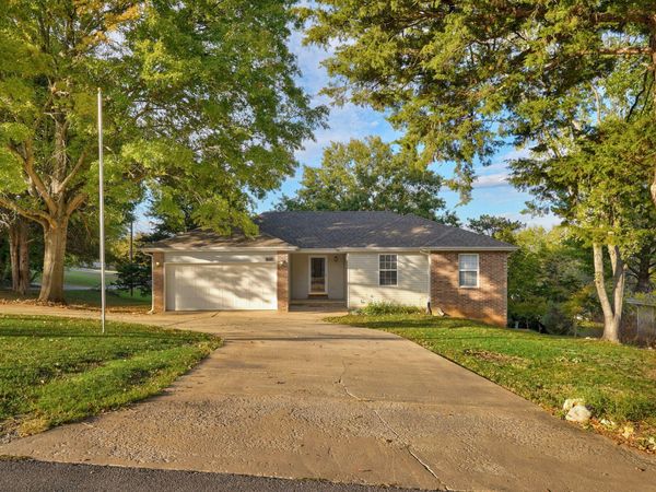 1103 E Lark Street , Ozark, MO 65721