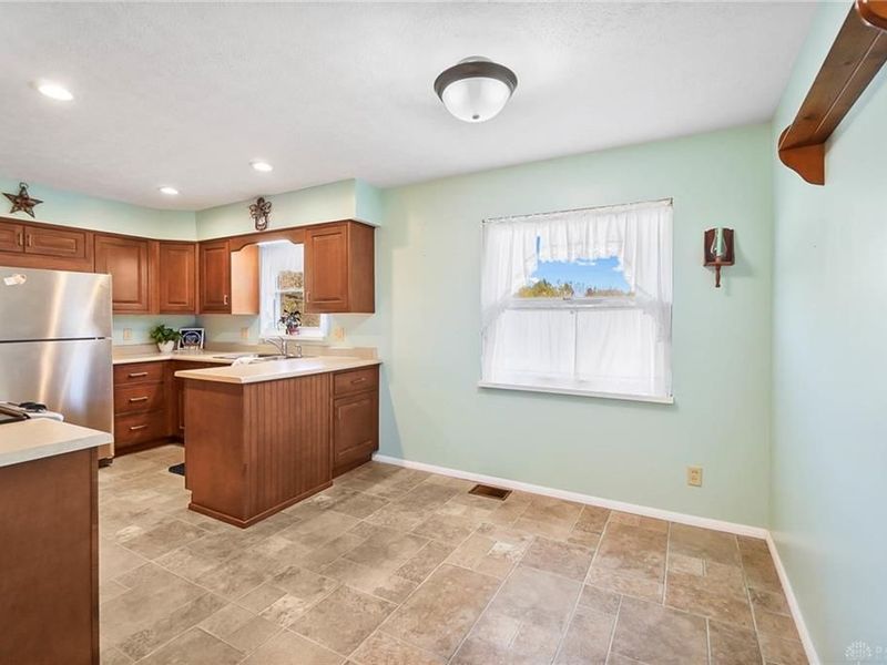 4803 Amesborough Road, Dayton, OH 45420 Photo 8