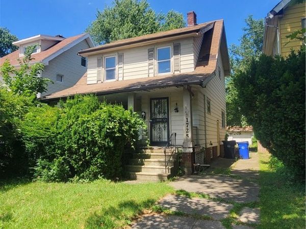 1725 Wickford Road , Cleveland, OH 44112