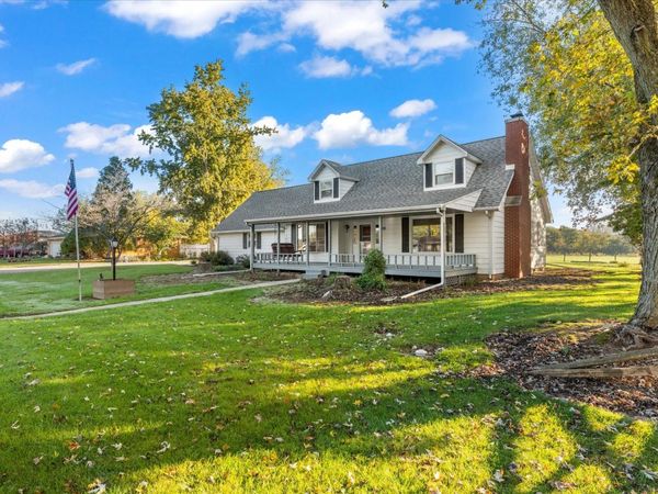 408 S Bryarfield Court , Mahomet, IL 61853