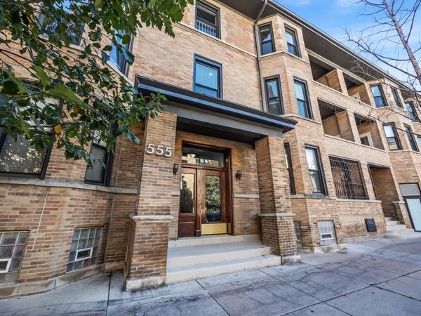 555 W Briar Place , Unit 302, Chicago, IL 60657