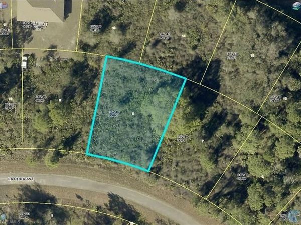 1892 La Roda AVE , LEHIGH ACRES, FL 33972