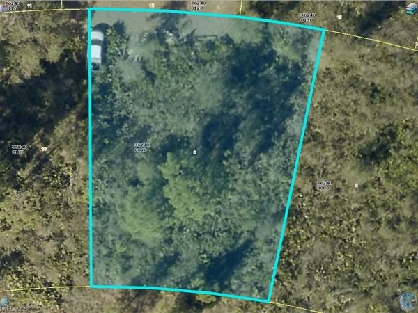 1894 La Roda AVE , LEHIGH ACRES, FL 33972