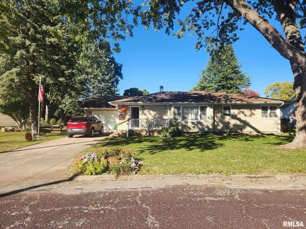 1106 BOBBY Avenue, Macomb, IL 61455