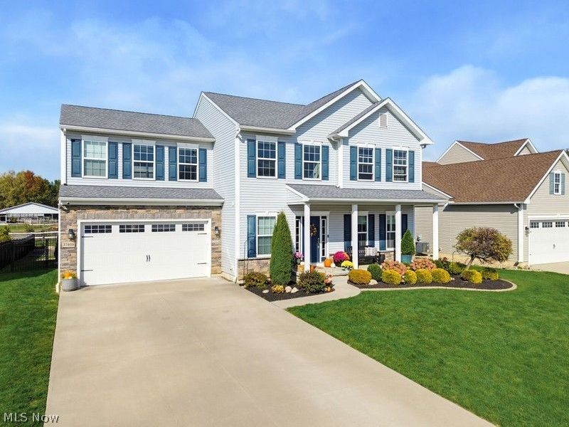 37408 W Fenwick Drive, North Ridgeville, OH 44039 Photo 2