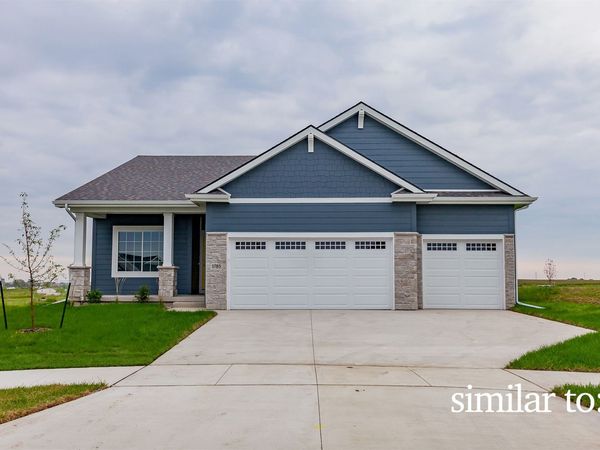 701 Walker Circle, Polk City, IA 50226