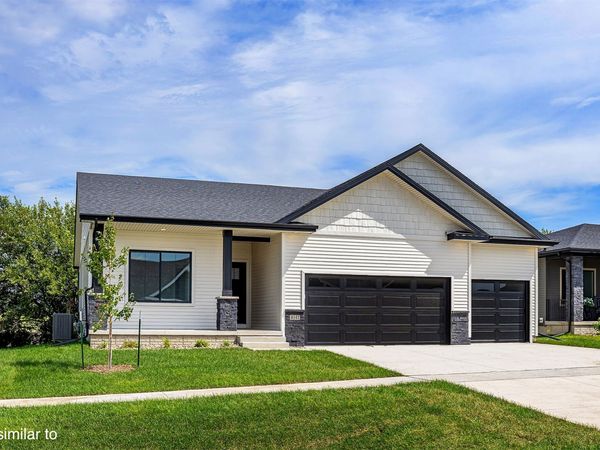 702 Walker Circle, Polk City, IA 50226