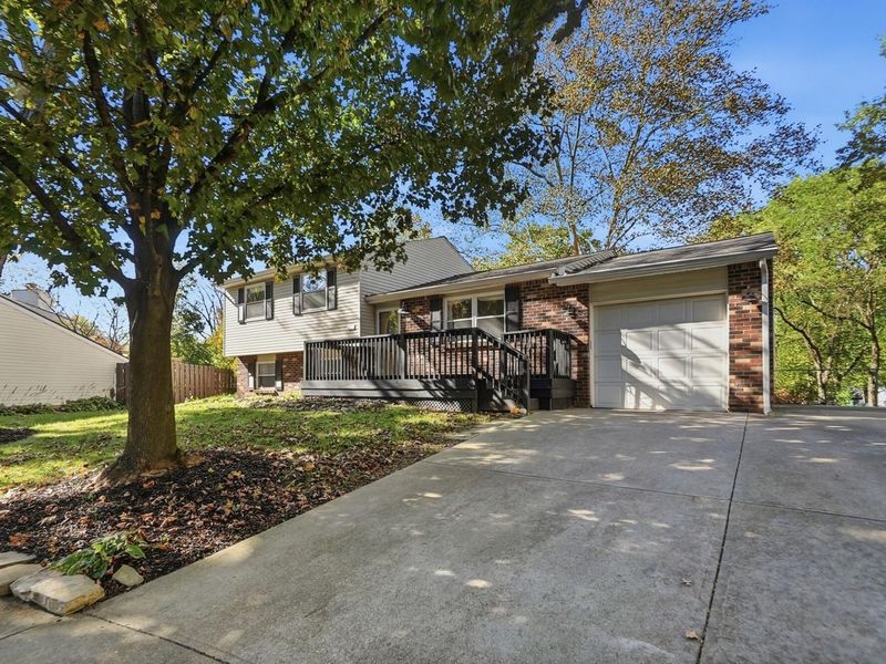 5173 Raspberrybush Court , Columbus, OH 43230 Photo 2