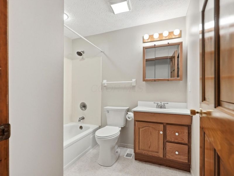 5173 Raspberrybush Court , Columbus, OH 43230 Photo 31