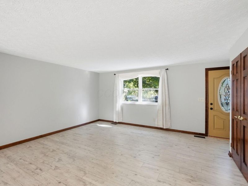5173 Raspberrybush Court , Columbus, OH 43230 Photo 8