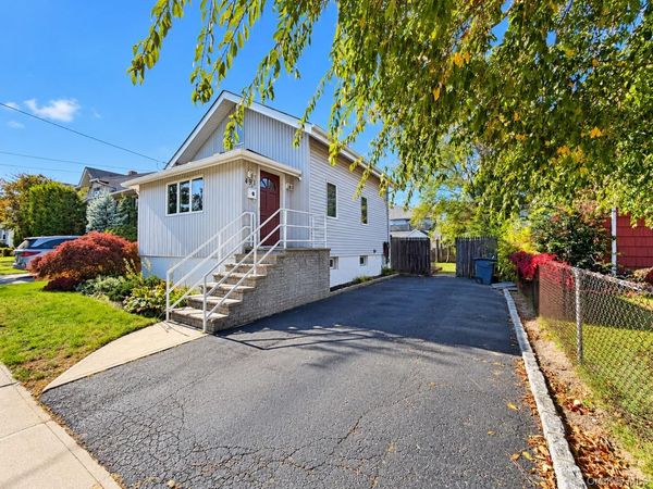 491 Oakland Avenue , Cedarhurst, NY 11516
