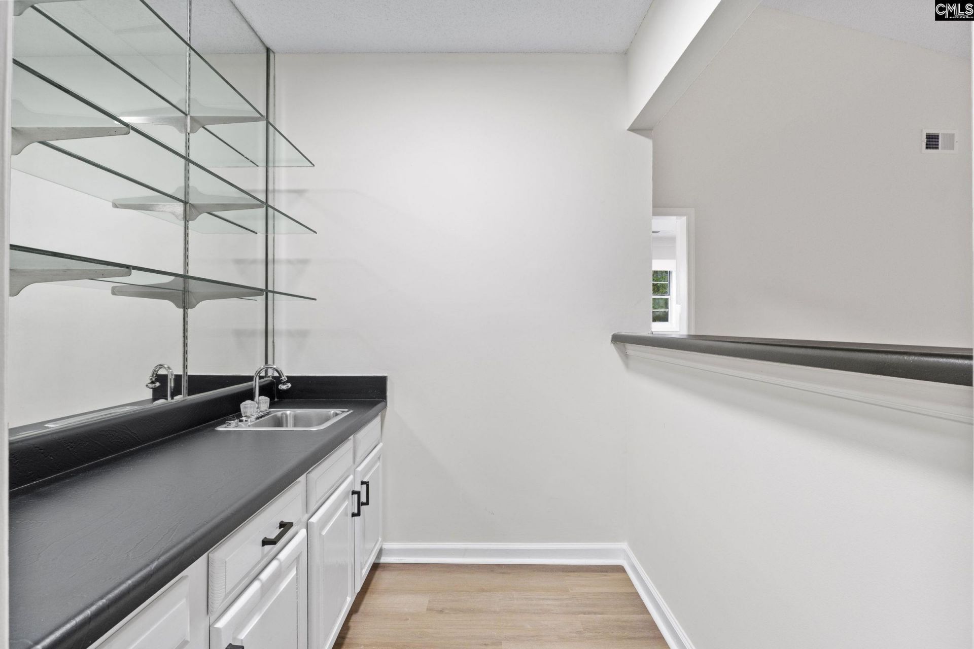 212 Elstow Road  Photo 6