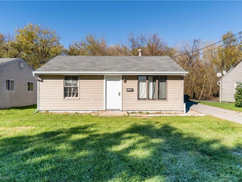 1744 Victoria Street SW, Warren, OH 44485 Photo 2