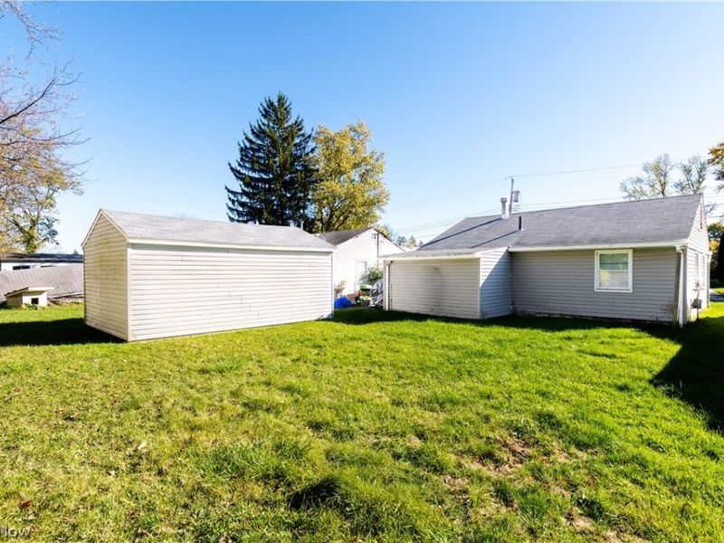 1744 Victoria Street SW, Warren, OH 44485 Photo 4