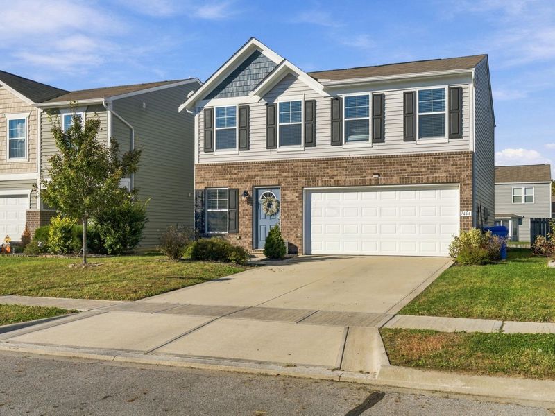 7454 Sugarbark Drive, Canal Winchester, OH 43110 Photo 2