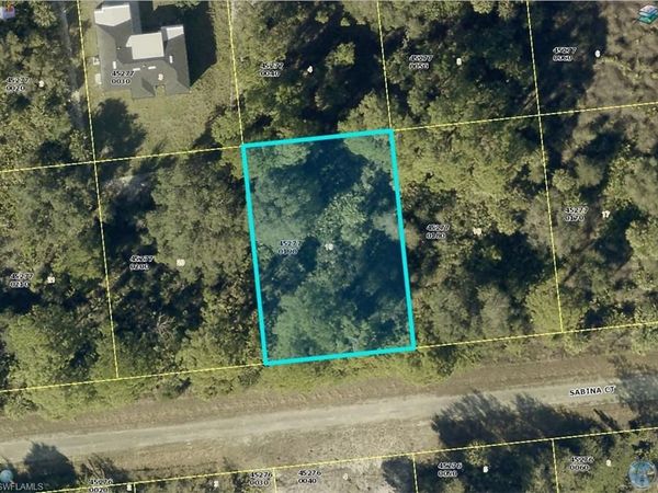 666 Sabina CT , LEHIGH ACRES, FL 33972