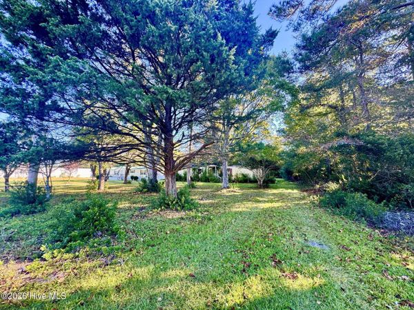 875 Harkers Island Road , Beaufort, NC 28516