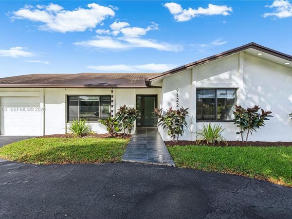 9122 SW 127th Ave , Miami, FL 33186