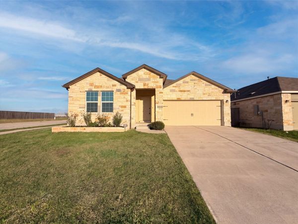 300 Arnage DR , Hutto, TX 78634