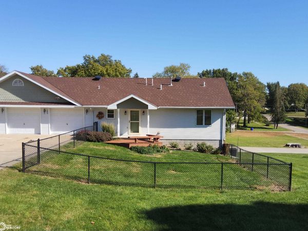 306 Walnut Street, Walnut, IA 51577