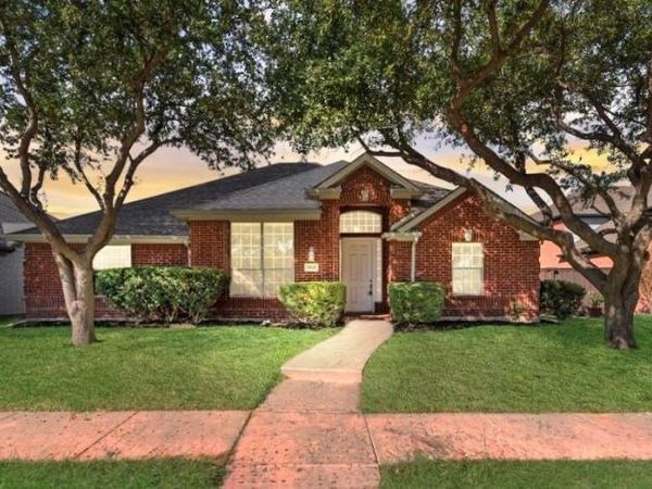 5820 Chatham Lane, The Colony, TX 75056