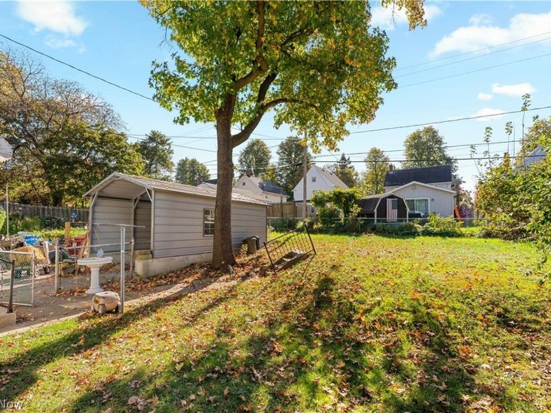 372 N Firestone Boulevard, Akron, OH 44301 Photo 4