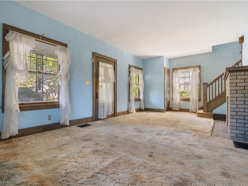 372 N Firestone Boulevard, Akron, OH 44301 Photo 7