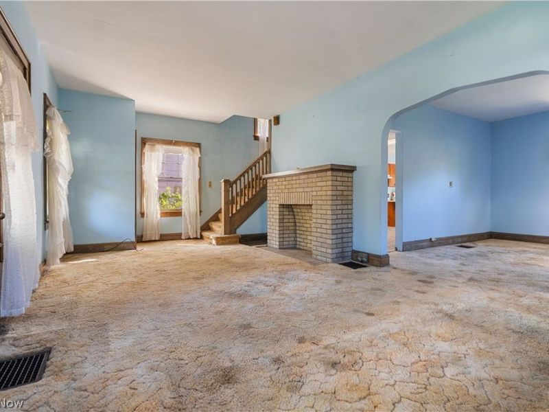 372 N Firestone Boulevard, Akron, OH 44301 Photo 9