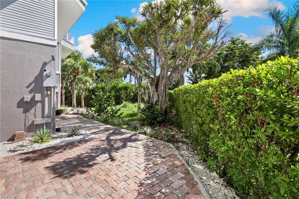 105 Barefoot Cir , Unit 24, Bonita Springs, FL 34134 Photo