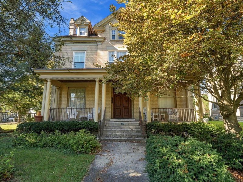 205 Woodland Avenue, Columbus, OH 43203 Photo 2