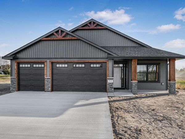 713 David Way , Isanti, MN 55040