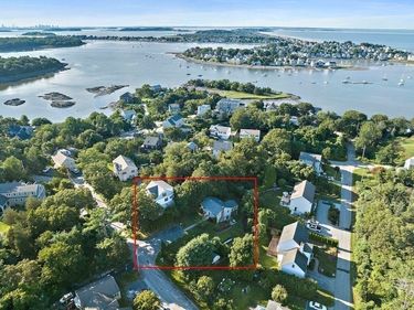 36 Barnstable Rd, Hull, MA 02045