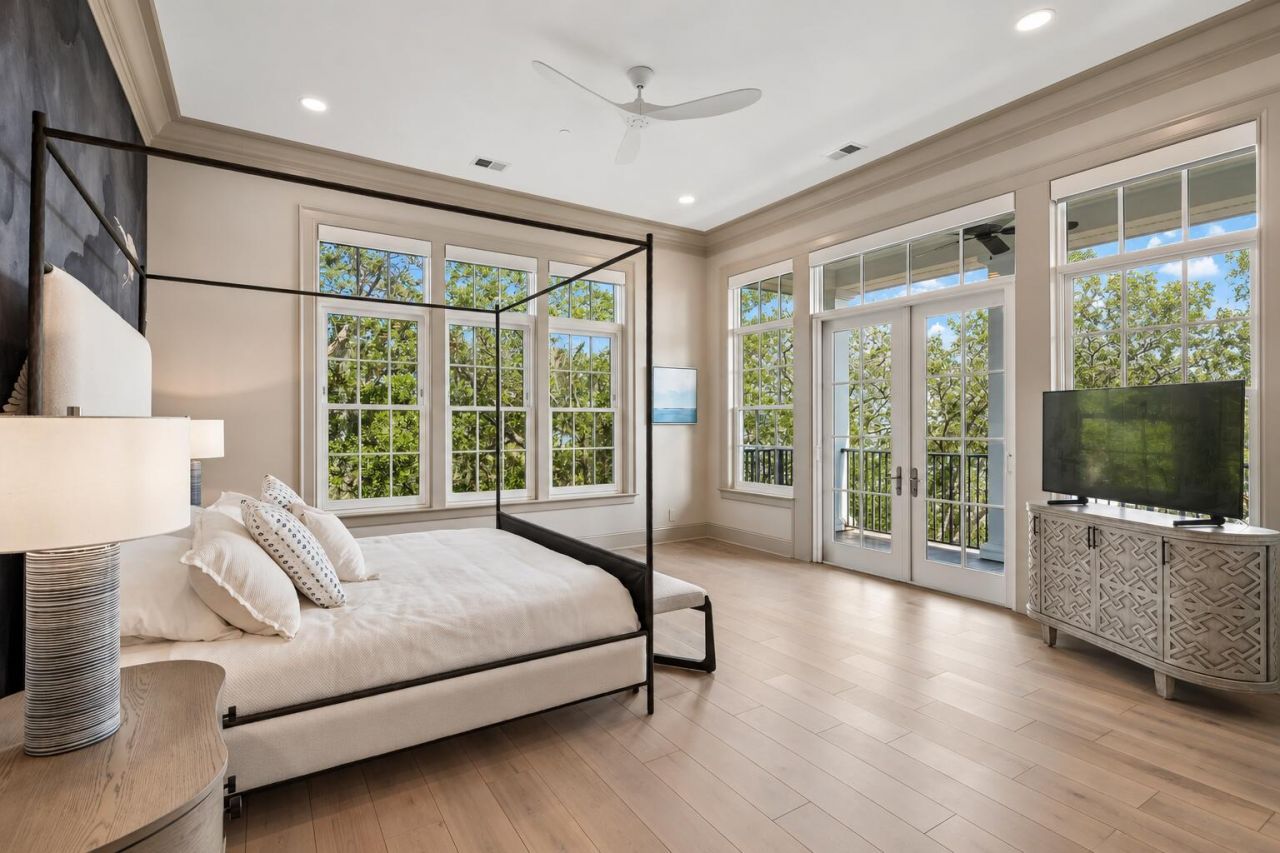 108 Fairbanks Oak Alley Photo 32