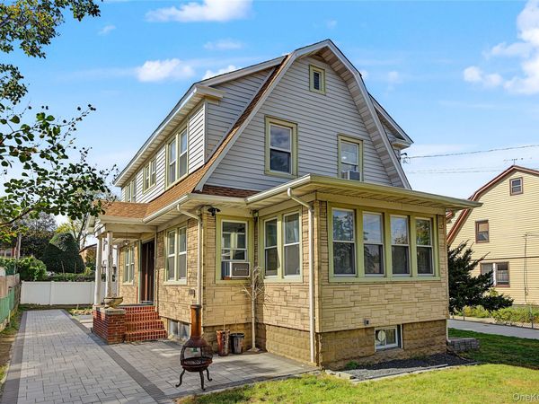 6-16 129th , College Point, NY 11356