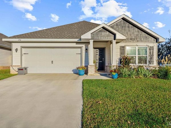 4706 Majestic Palm St, Milton, FL 32571