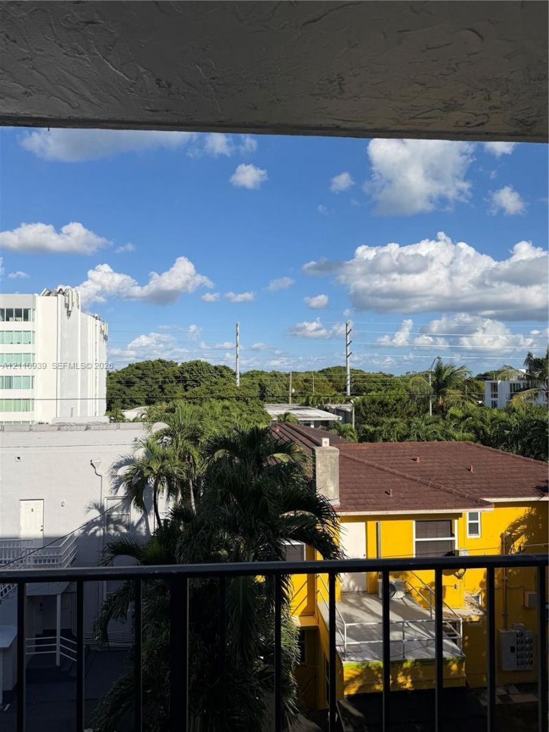 8255 Abbott Ave, Unit 402, Miami Beach, FL 33141 Photo