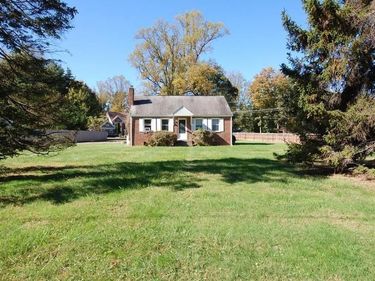 650 WALKER ROAD, GREAT FALLS, VA 22066