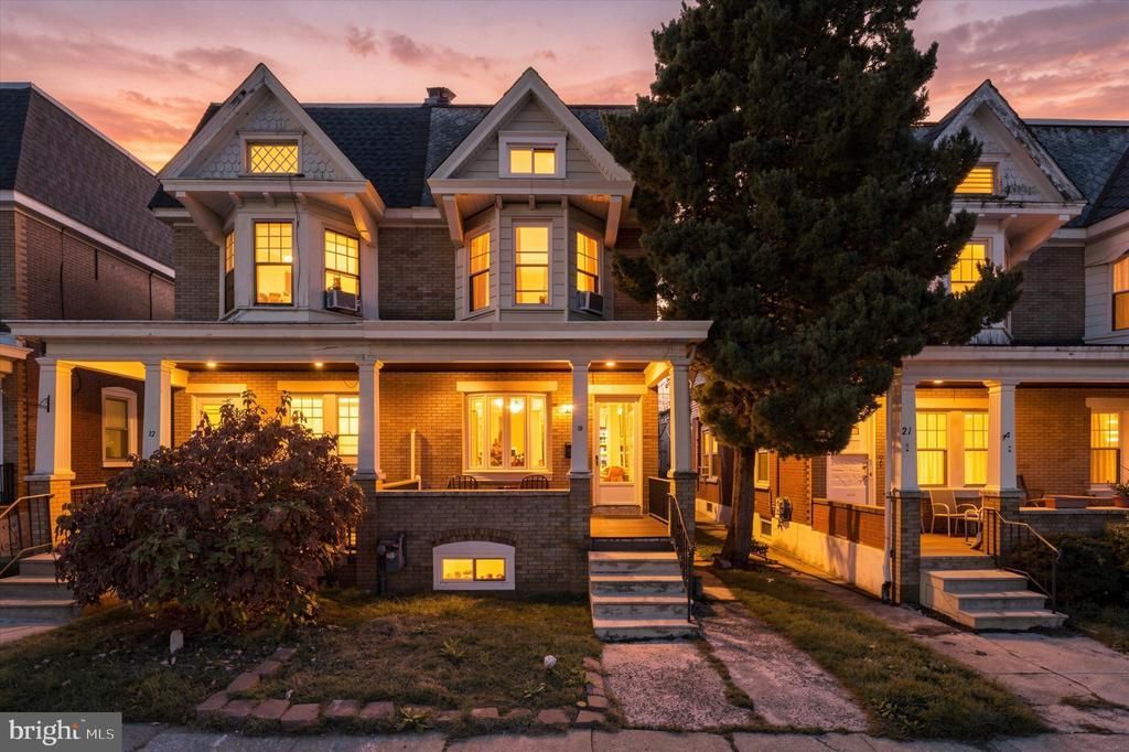 19 E BROWN STREET , NORRISTOWN, PA 19401