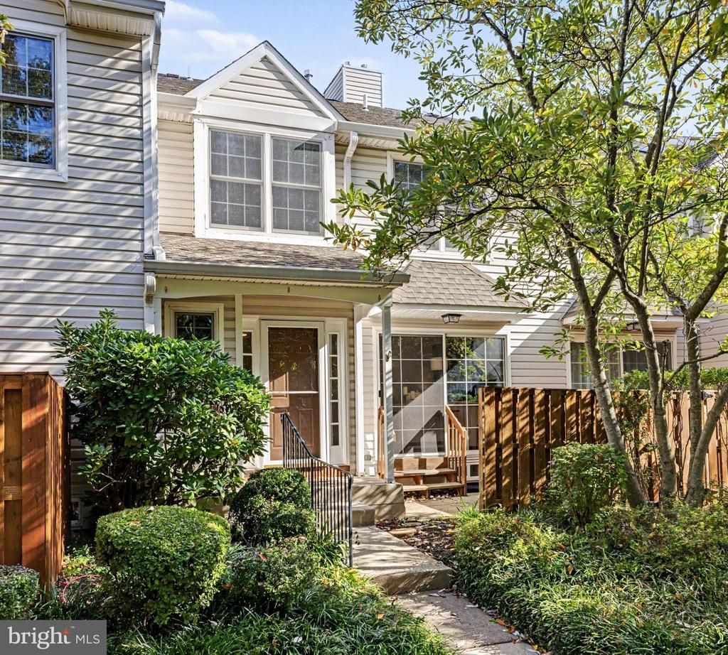 8605 SPRUCE MILL DRIVE , MORRISVILLE, PA 19067