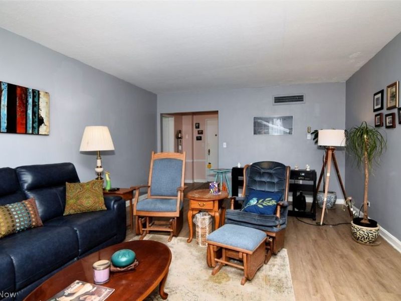 13800 Fairhill Road, Unit 312, Shaker Heights, OH 44120 Photo 6