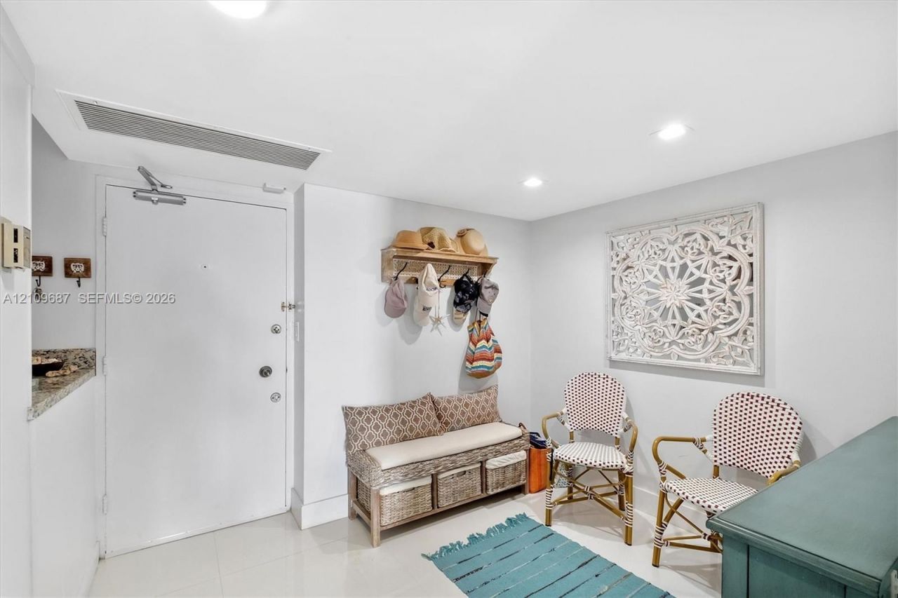 5555 Collins Ave , Unit 5C, Miami Beach, FL 33140 Photo