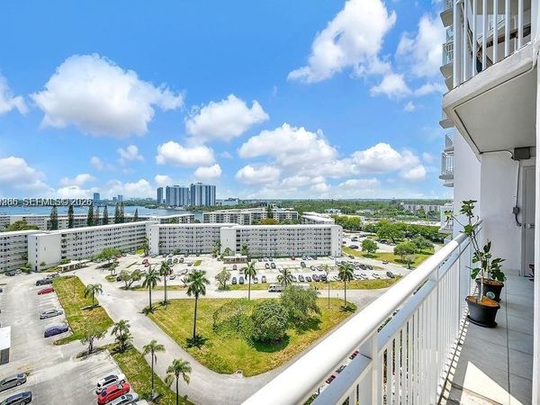 18041 Biscayne Blvd , Unit 1201, Aventura, FL 33160