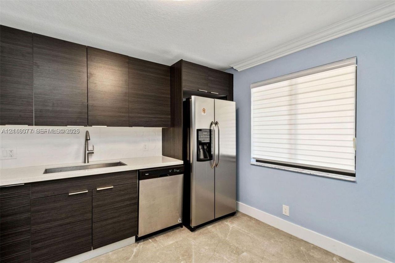 390 Racquet Club Rd , Unit 202, Weston, FL 33326 Photo