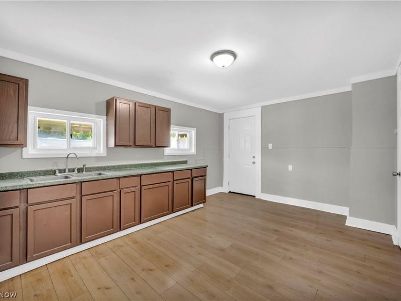 3822 Carlyle Avenue, Cleveland, OH 44109 Photo 17