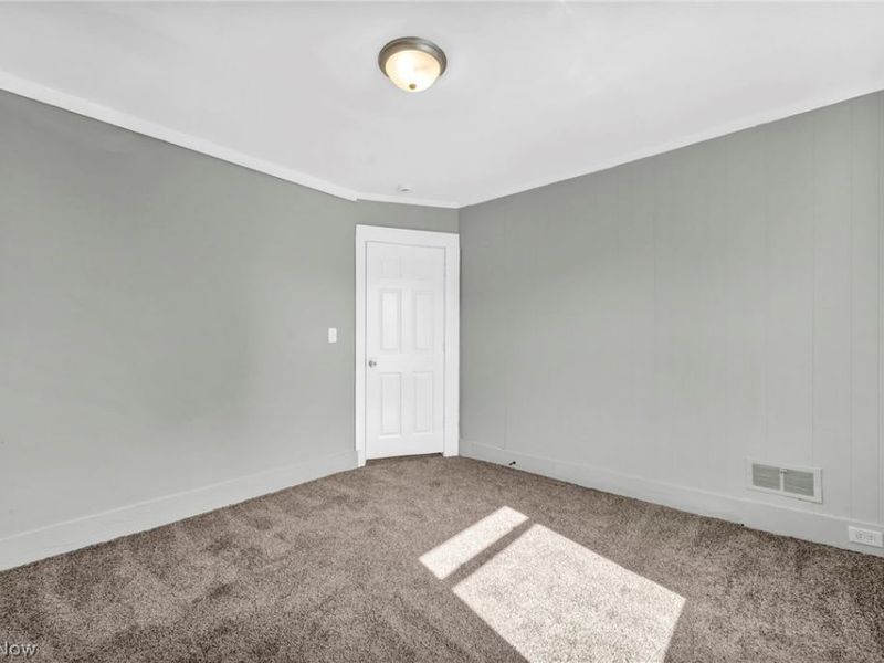 3822 Carlyle Avenue, Cleveland, OH 44109 Photo 22